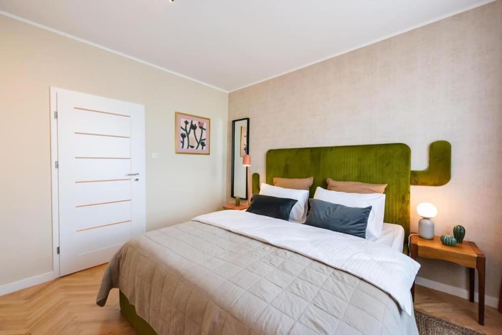 Eclectic City Apartment Near Old Town Warschau Buitenkant foto
