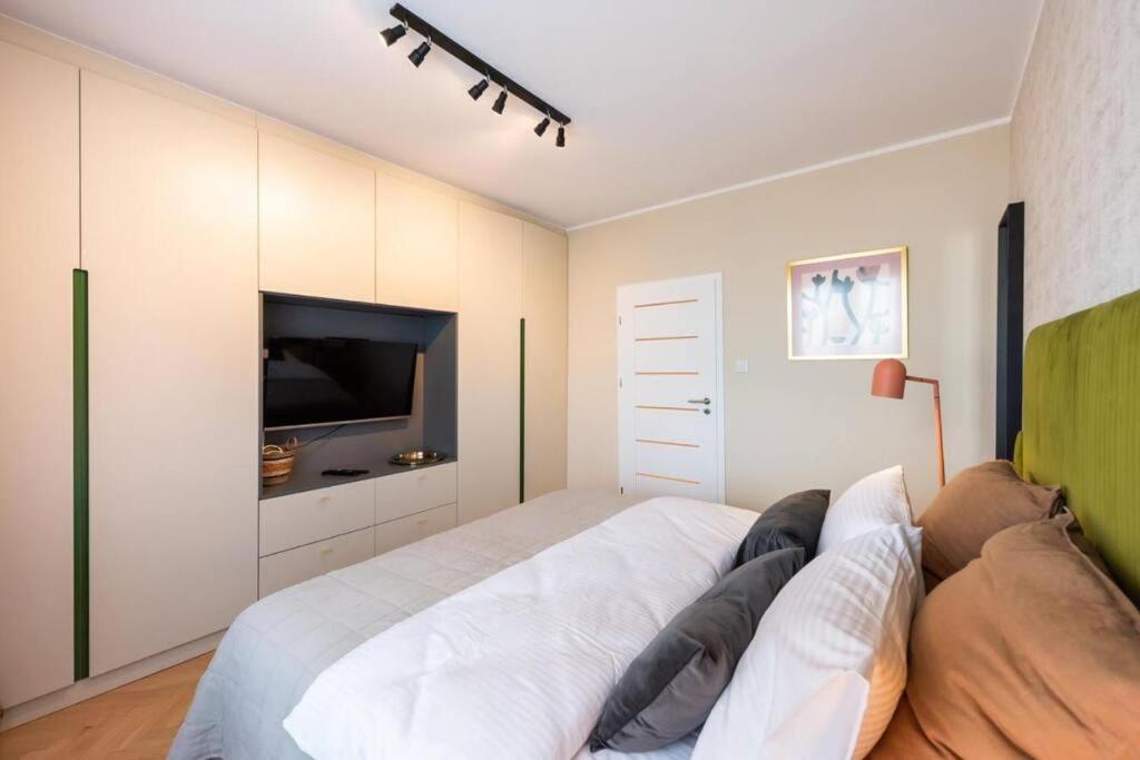 Eclectic City Apartment Near Old Town Warschau Buitenkant foto