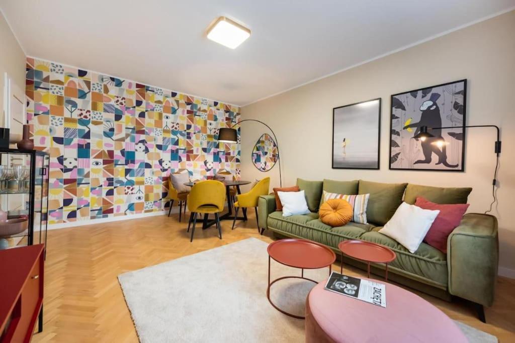 Eclectic City Apartment Near Old Town Warschau Buitenkant foto